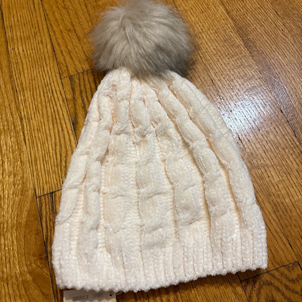 Chic Cream Knit Beanie with Pom-Pom - Picture 6 of 6